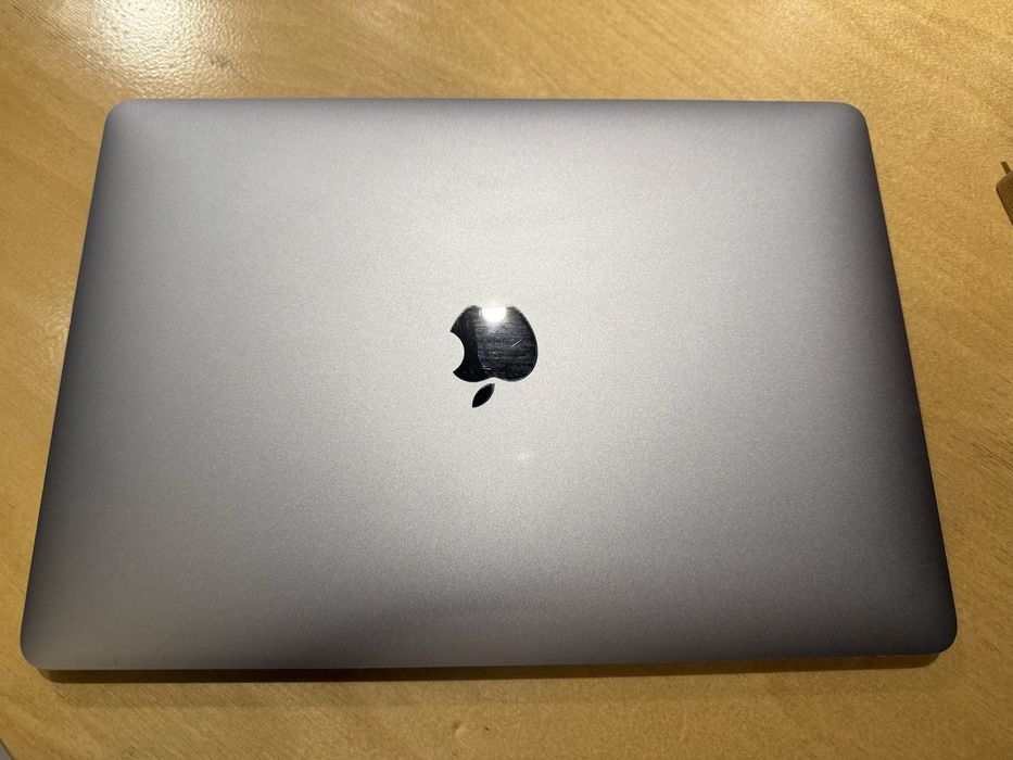 MacBook Air M1 8/256 95% в идеале (торг)