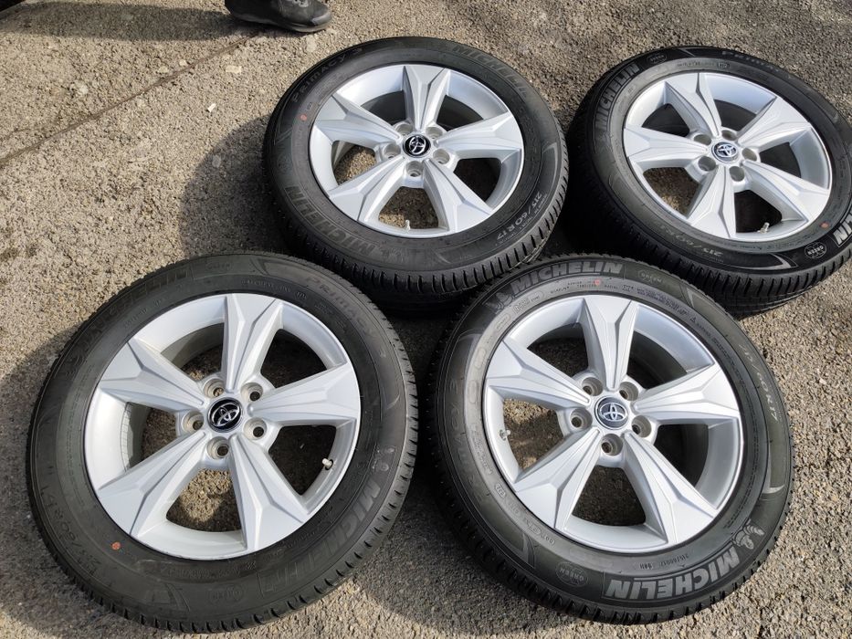 17" оригинални алуминиеви джанти за Toyota Chr.