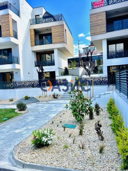 Продава се Двустаен апартамент в Созопол - 59 кв.м за 1081 €/кв.м - Снимка #4