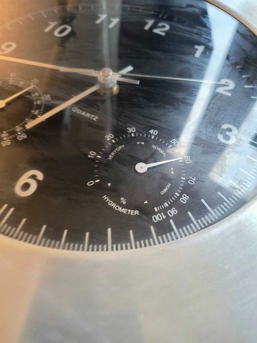 Стенен часовник с термометър и хигрометър Cisco