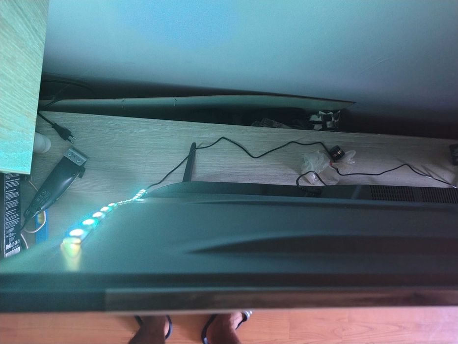 TV Smart încă în garanție 1200lei negociabil