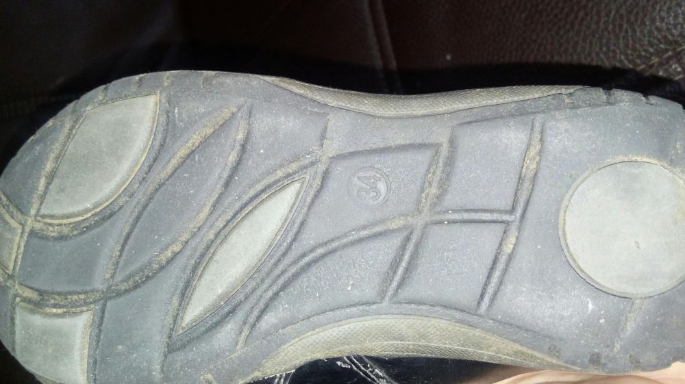 Продам демисезонные ботинки