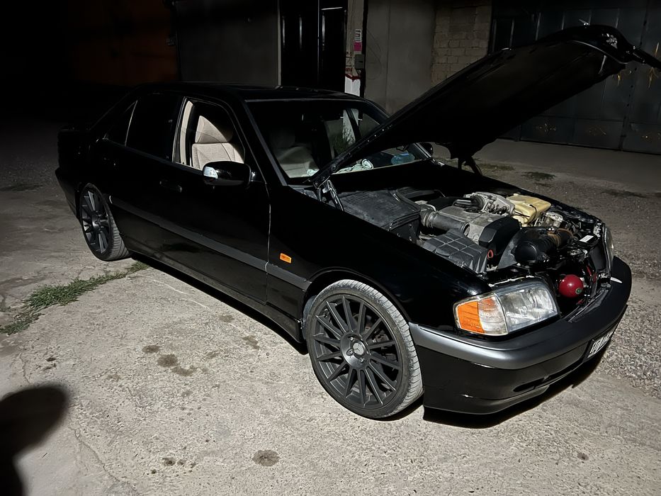 w 202 Mersedes 1994 холати яхши мошина бензинда майда чуда иши бор