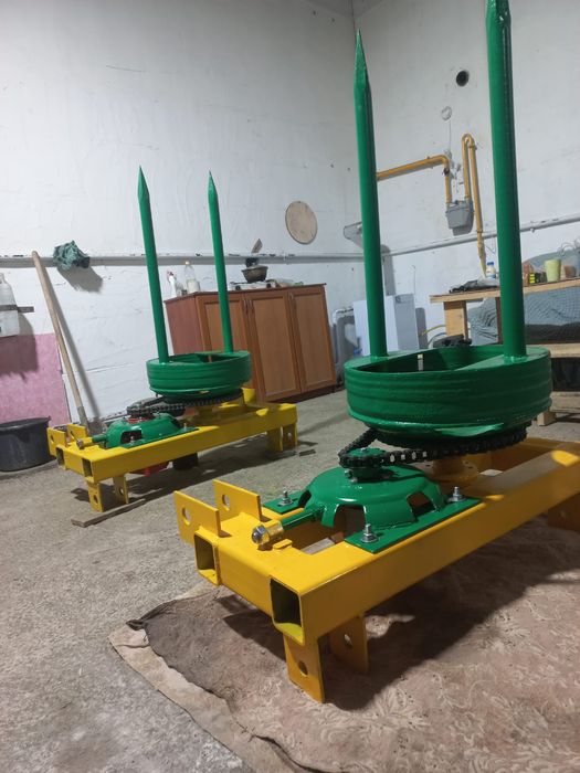 Рулон шөп шашатын техника. Трактор