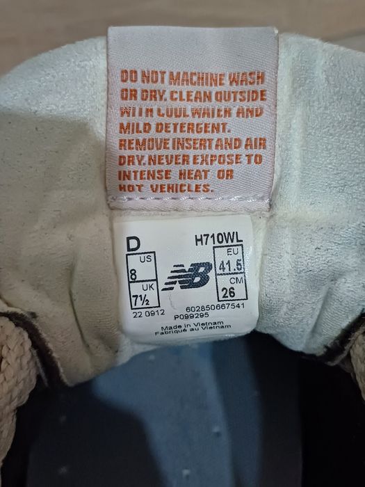 Vând ghete toamna,iarna