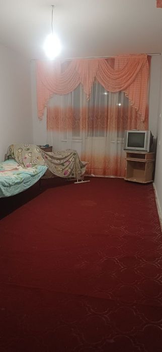 1 xonali kvartira ijaraga beriladi.16 maktab yonidagi domning 3 etaji