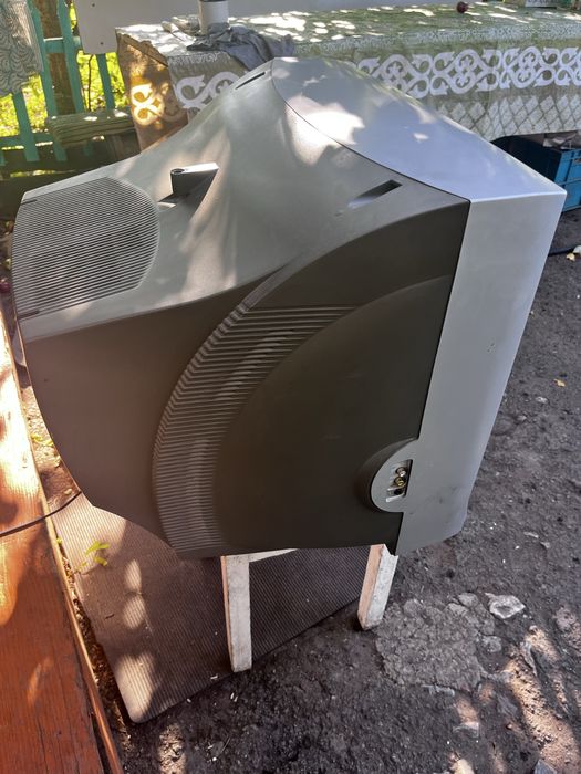 Продам цветной телевизор