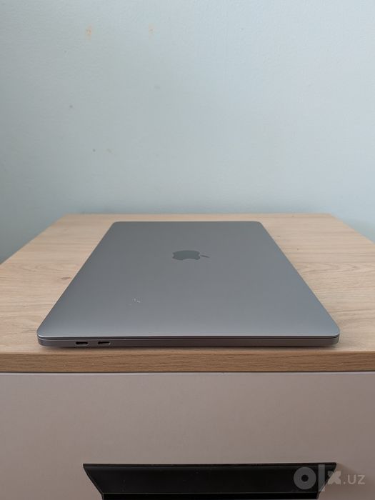 Macbook Pro 13 2018 i5/8/256 Touch Bar
