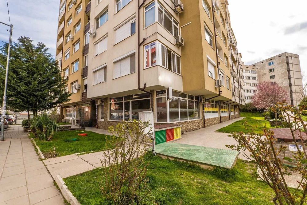 Продава се Двустаен апартамент в студентски град