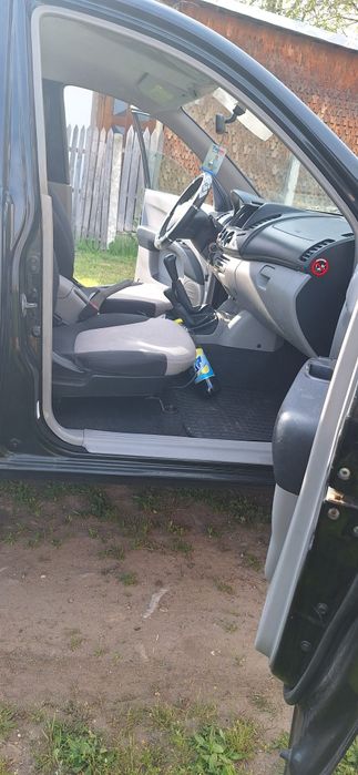 Vând Mitsubishi l200 2 locuri