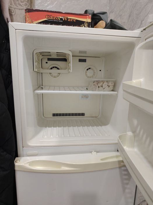 Продаётся холодильник.