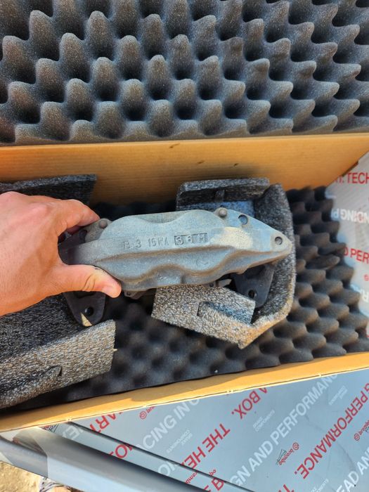 Спирачни апарати за Toyota Land Cruiser 200