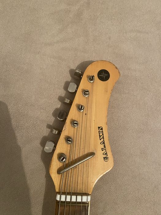 Электронный гитара