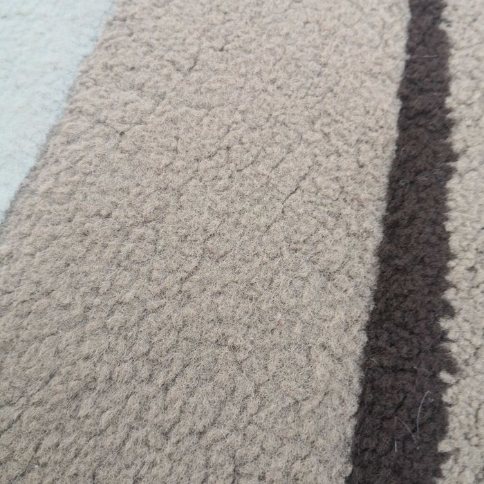 Килим за хол в добро състояние.