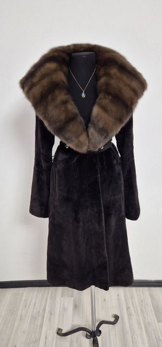 Продам  Норковую шубу. Соболь.