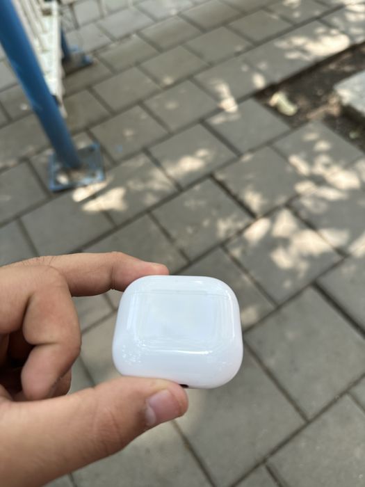 продам Airpods4