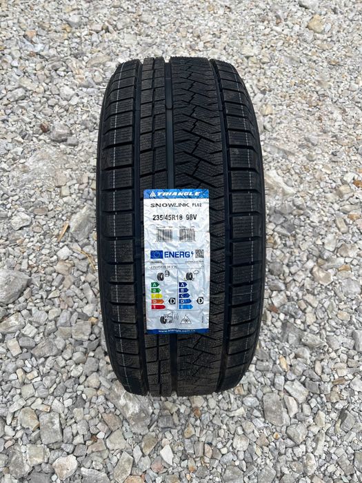 235/45 R18 98V SNOW Link PL02 Triangle