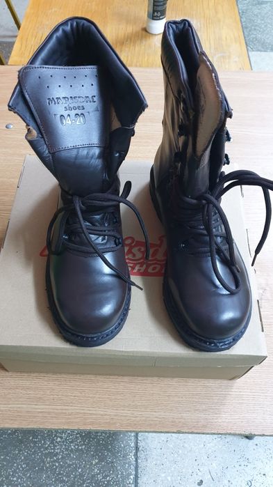 Bocanci militari noi