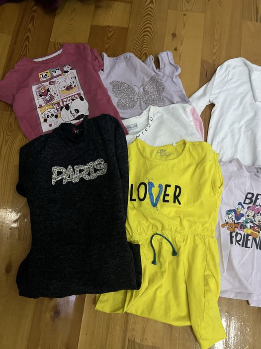 Вещи на девочку 5-6 лет , в хорошем состоянии, есть также игрушки