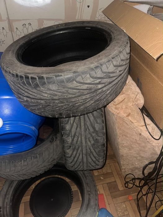 Продам резину 245/45 R18