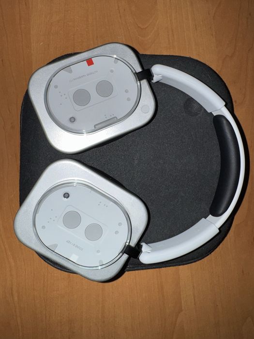 Продам Nothing Headphones (наушники)