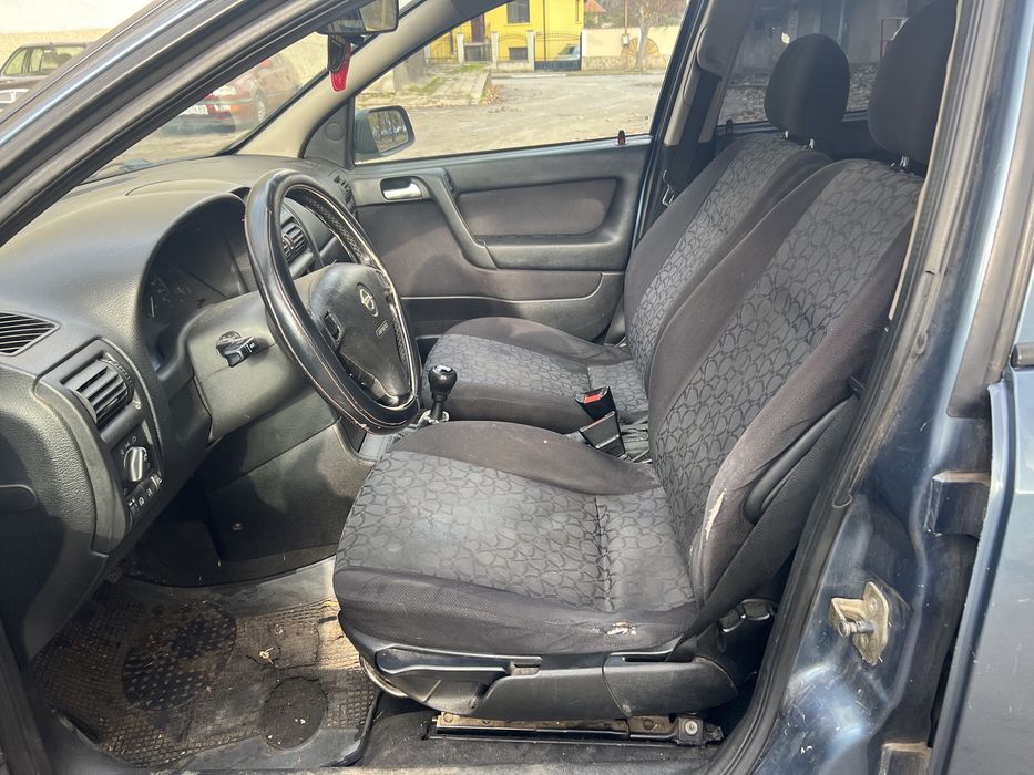 Опел Астра 2.0 дизел 82 кс само на части