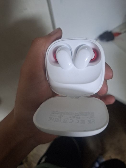 Продам наушники Redmi.