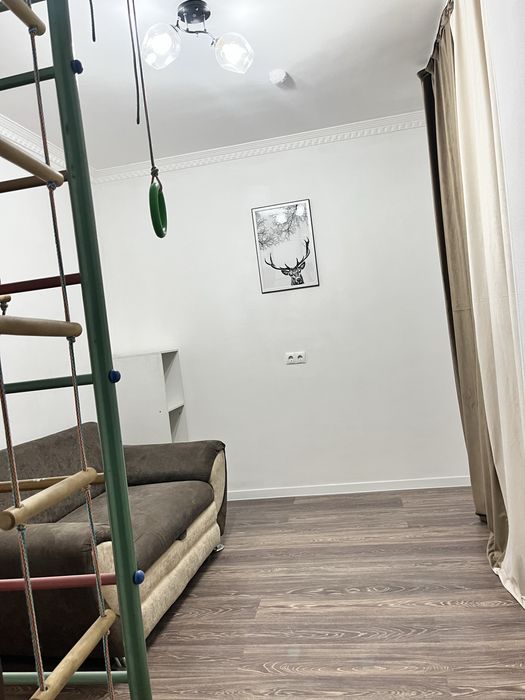 Продам дивам 1,65м 10тыс самовывоз/доставка