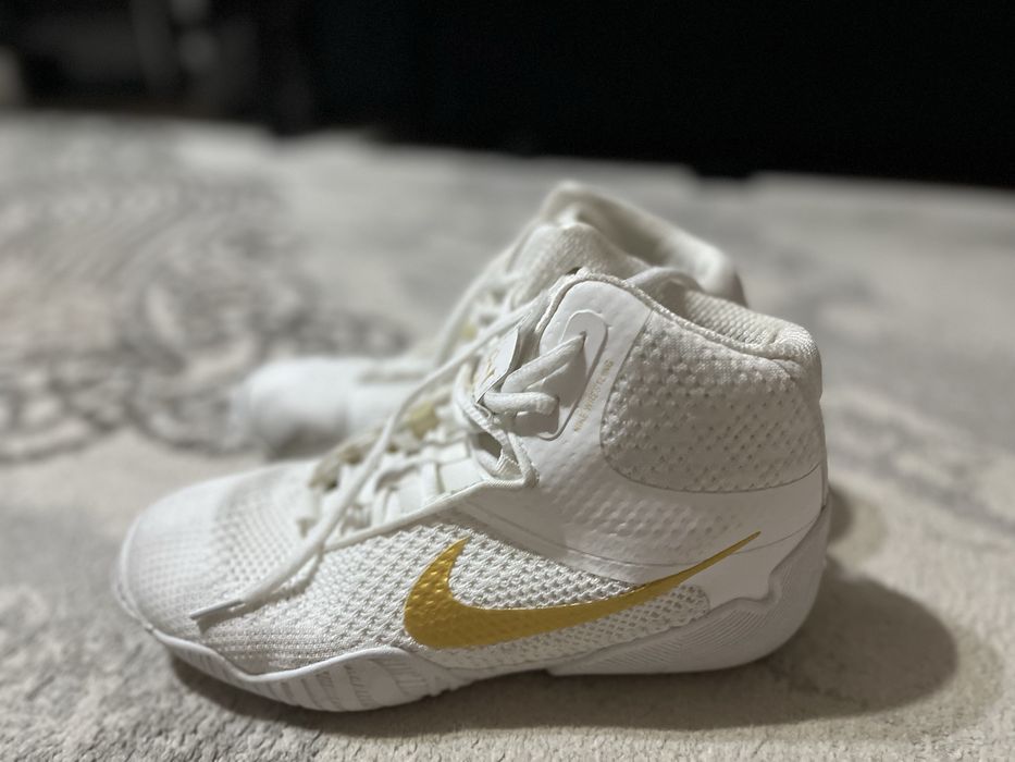 Продам борцовки nike tawa 40 размер