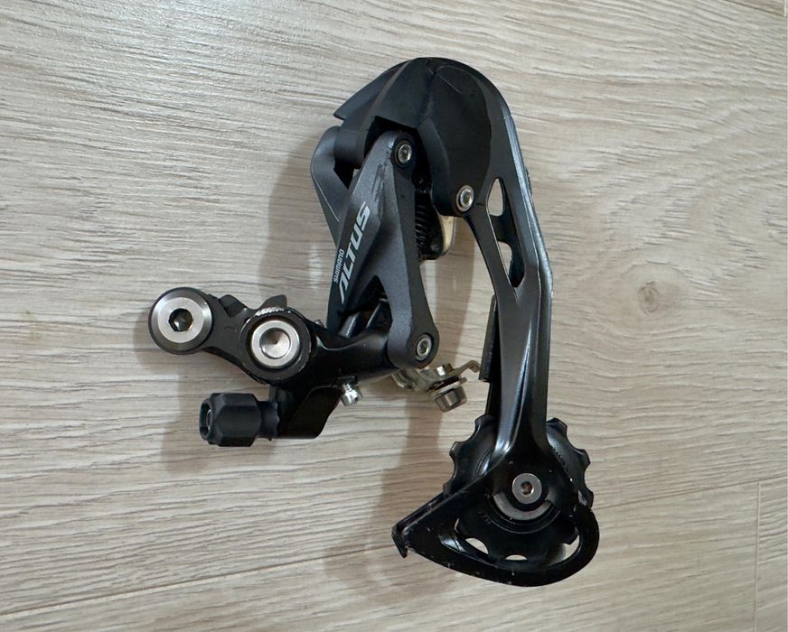 Piese transmisie 9 viteze: Set SRAM X5 și Set Shimano Alivio