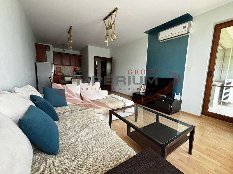 Дава се под наем Двустаен апартамент в к.к. Св.Св. Константин и Елена - 70 кв.м за 612 € - Снимка #2