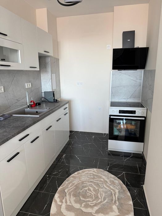 Дава се под наем Тристаен апартамент в Пловдив, Съдийски - 80 кв.м за 1020 € - Снимка #2