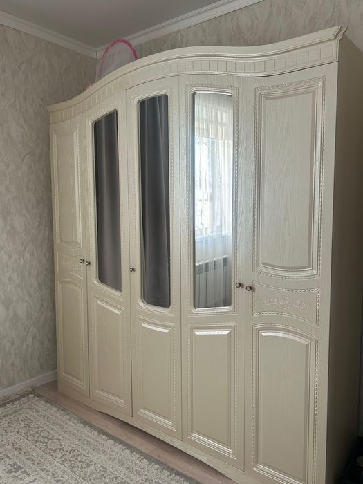 Продам спальный гарнитур