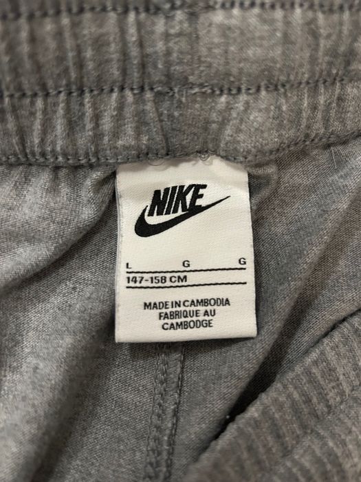 Къси панталони NIKE