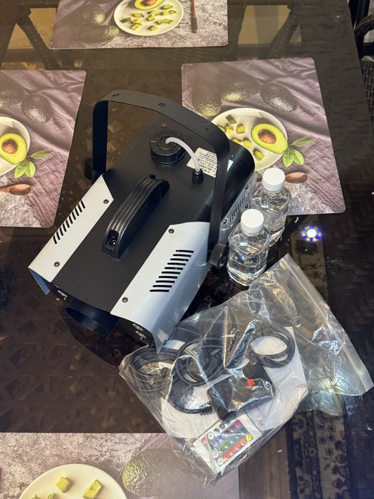 Светомузыка, дым машина,