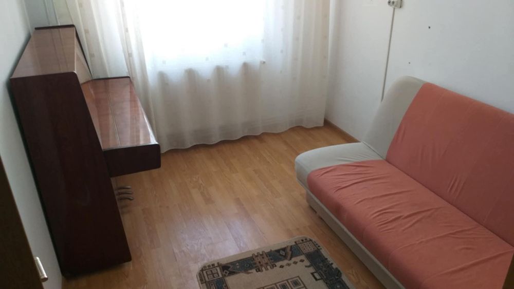 Pf închiriez ap cu 3 camere SD