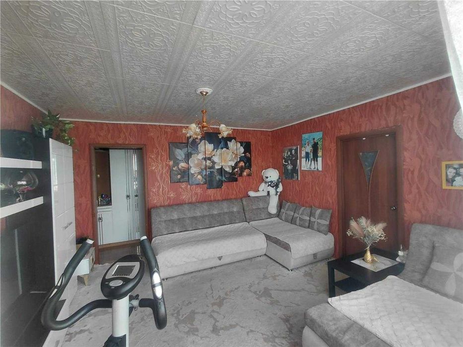 Продам 3 комн квартиру на 7 мкр