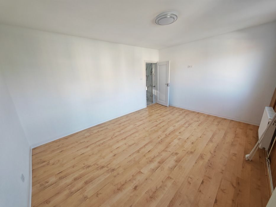 Inchiriez Casa / Clinica / Salon /