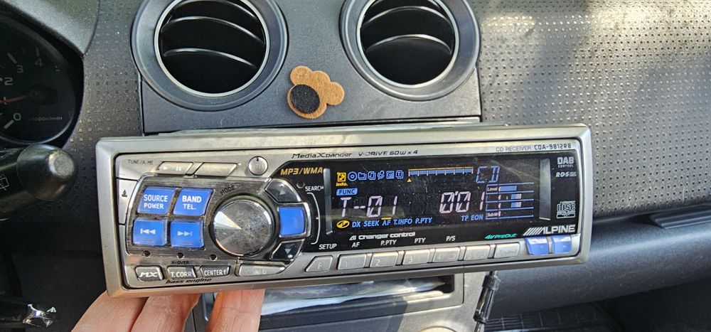 Продавам Alpine cda-9812rr