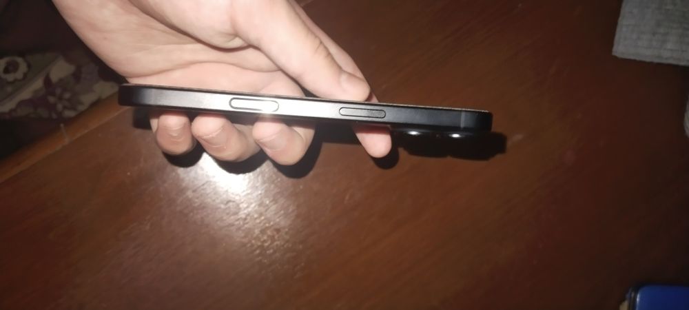 iPhone 16 с коробкой