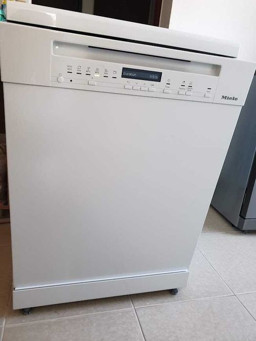 Съдомиялна Miele - Auto Open - 14 Комплекта - Свободностояща