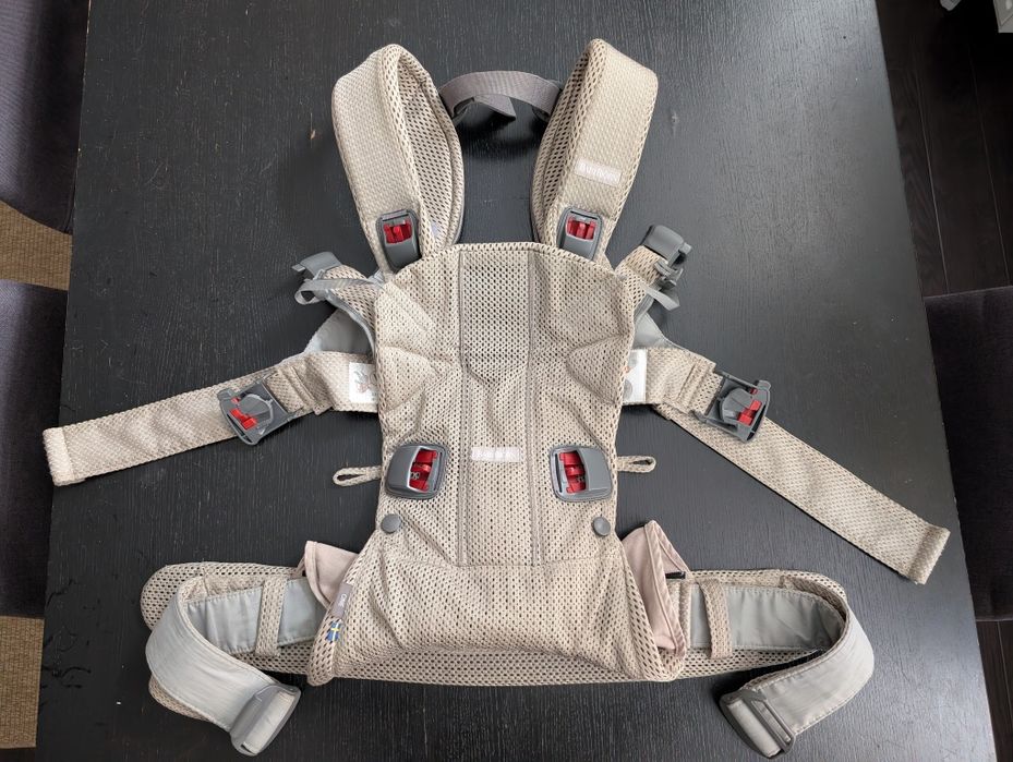 Marsupiu pentru bebelusi 3,5-15kg BabyBjorn One Air 3D Mesh Greige