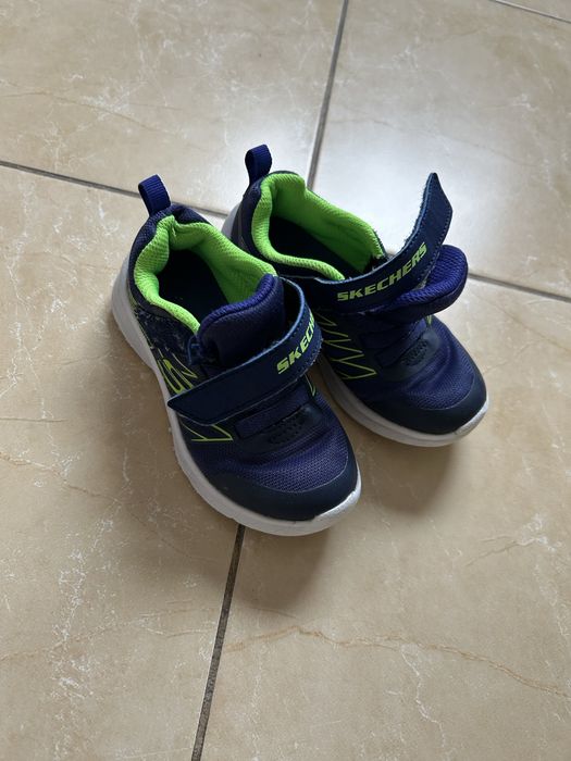 Adidasi Skechers, marimea 25, 15 cm si marimea 26 (16 cm)