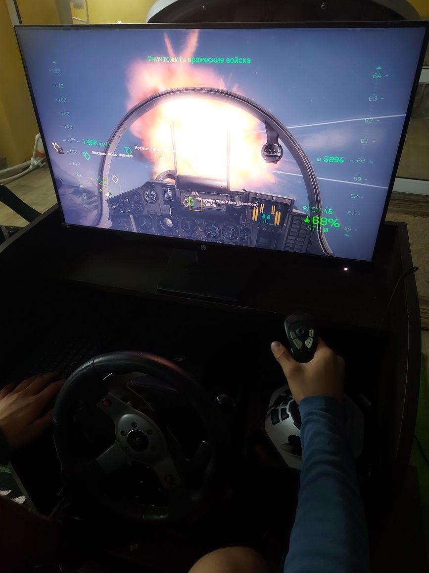 Кокпит cockpit игровой кресло стол для компьтерных игр/ PS 3 /XBox: 150 000  тг. - Настольные компьютеры Караганда на Olx