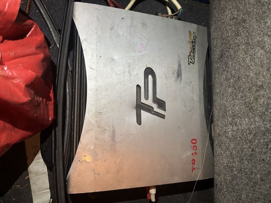 Vand schimb suboofer cu statie