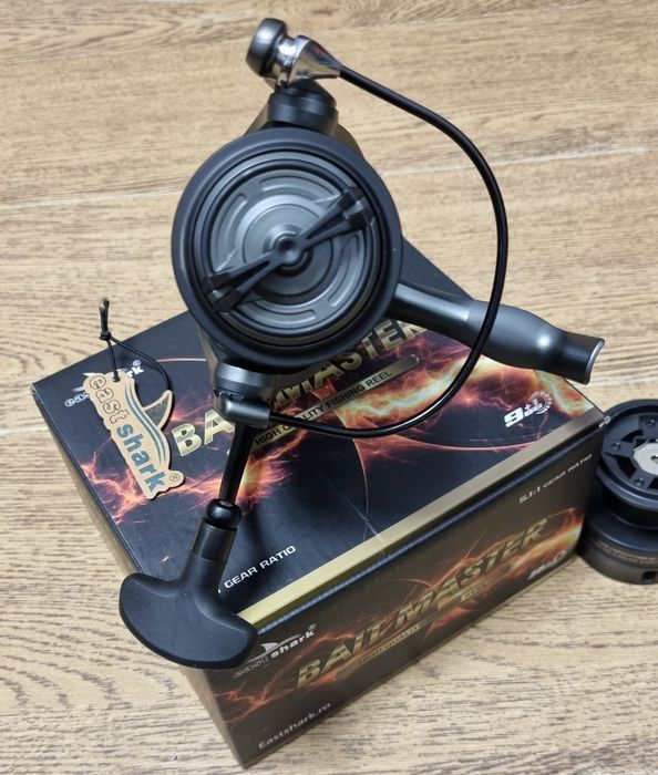 SET 2 Mulinete Crap EastShark BAIT MASTER 6000 cu BAITRUNNER NEW 2024