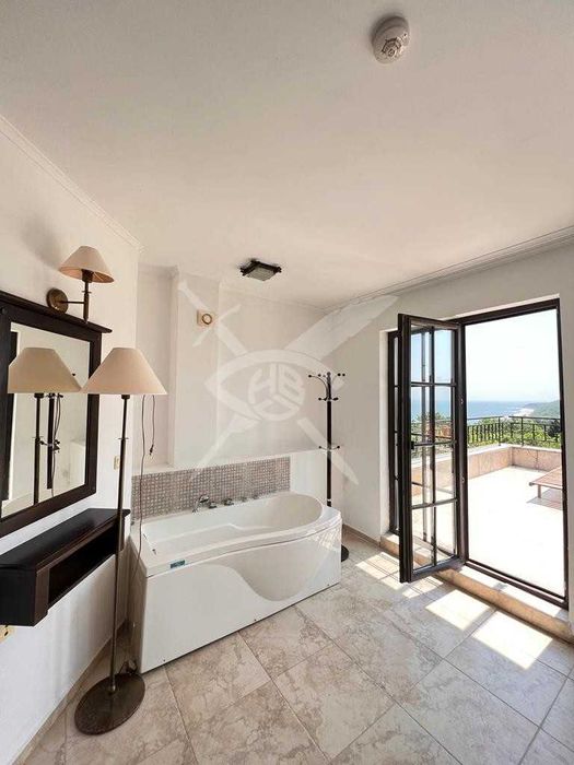 Продава се Тристаен апартамент в Обзор - 236 кв.м за 1000 €/кв.м - Снимка #9