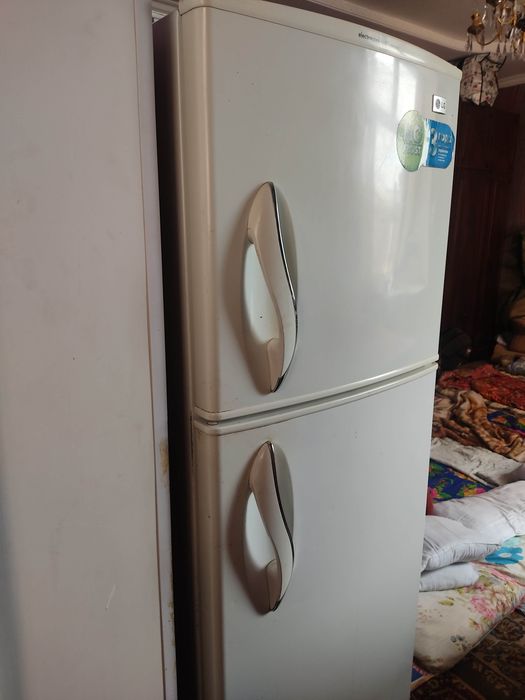 Продам 2 холодильник LG  INDESIT