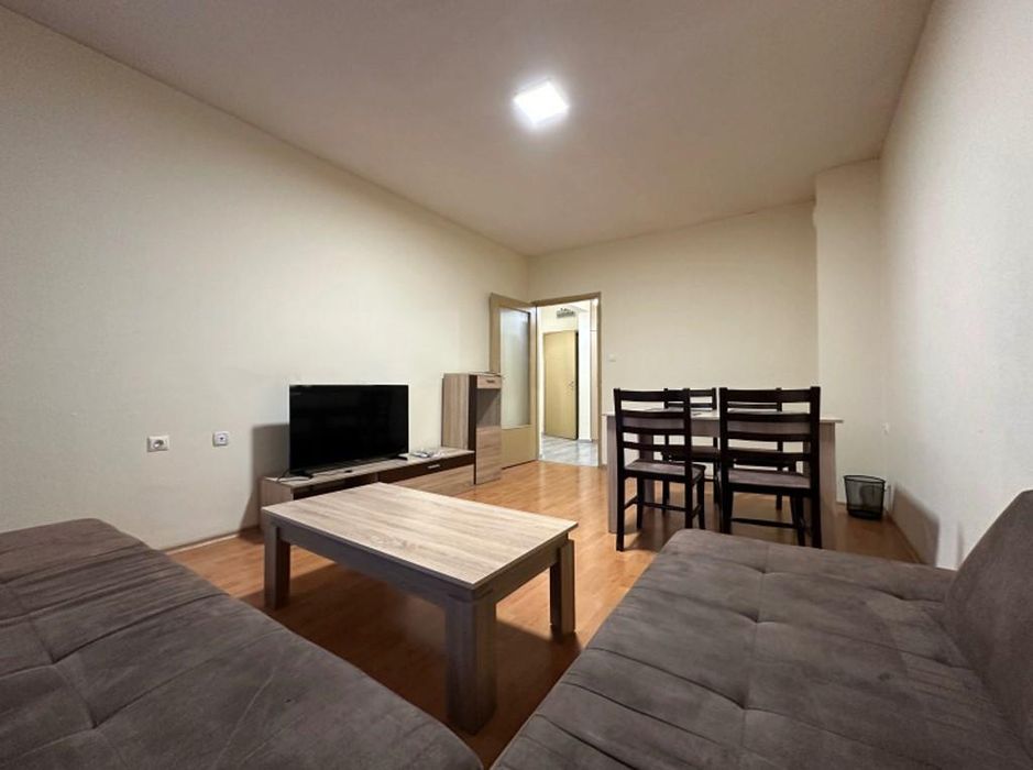 Двустаен апартамент в ж.к. Дружба 2.