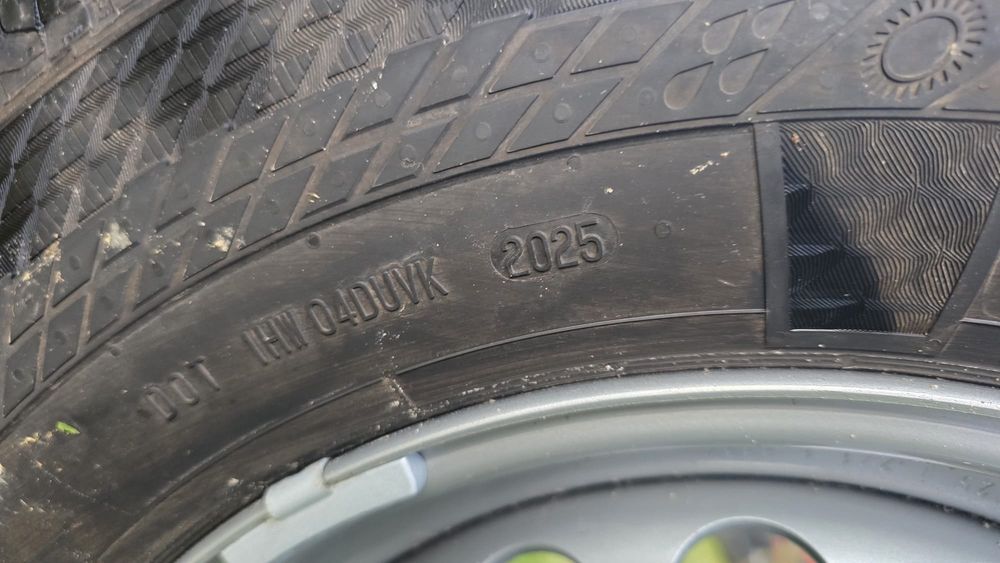 Гуми с джанти  за спринтер 225.75.16